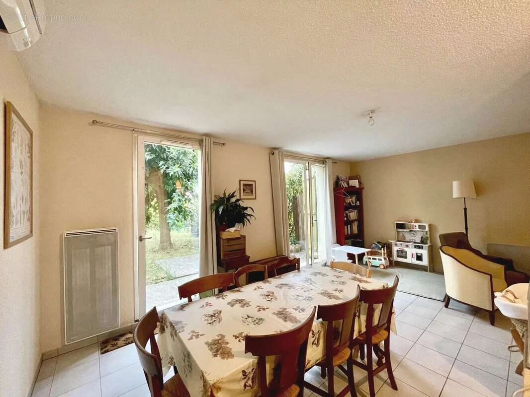8 mn Villefranche, villa T4 avec jardin et double garage - photo 4