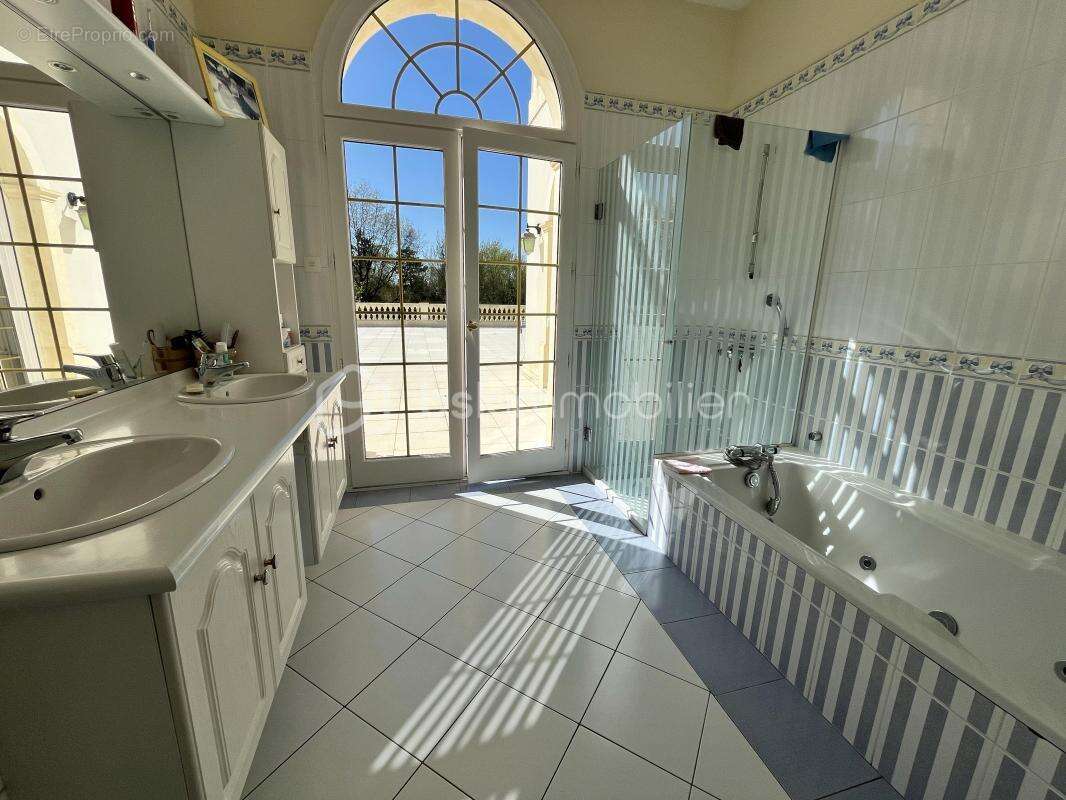 PROPRIÉTÉ 483m2 - photo 8