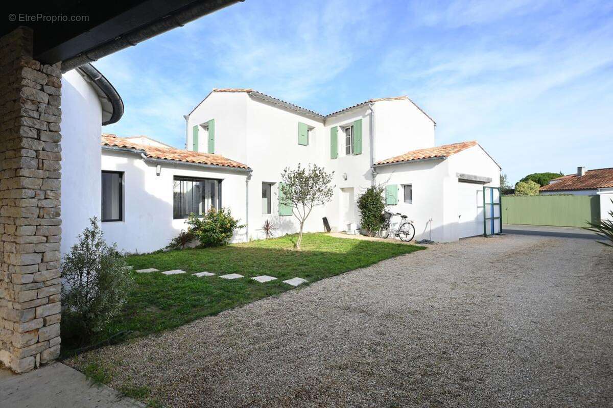 Maison à LA FLOTTE