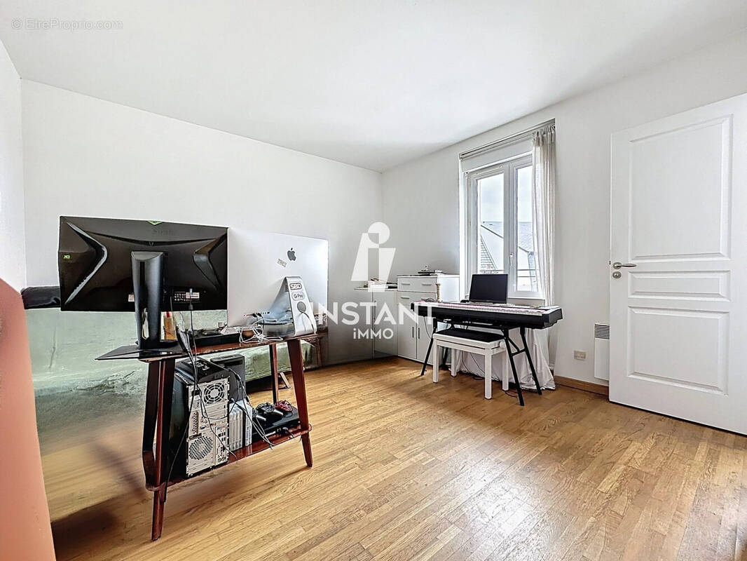 Appartement à SAINT-MAUR-DES-FOSSES