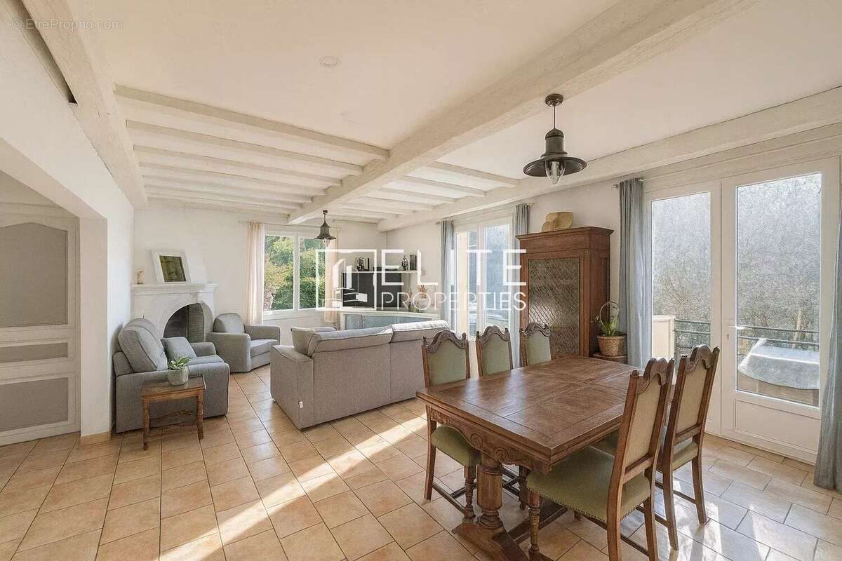 Maison à MOUGINS