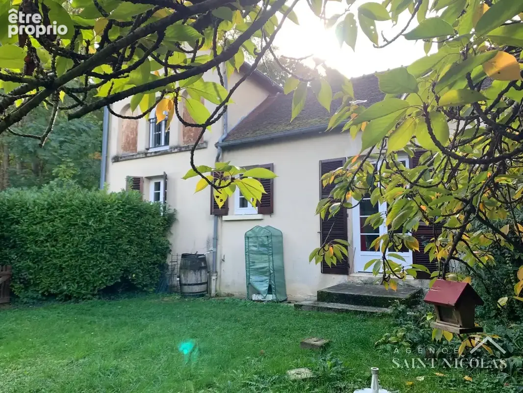 FLINS Dans un environnement privilégié, maison de charme 3 pièces 2 chambres, jardin privatif et parking. - photo 1
