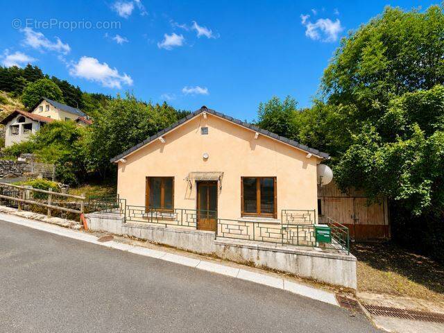 Maison à LE MALZIEU-FORAIN