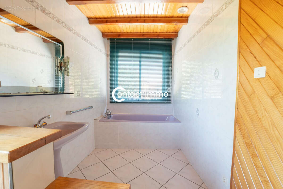 Maison 116 m² à Seychalles  - photo 9