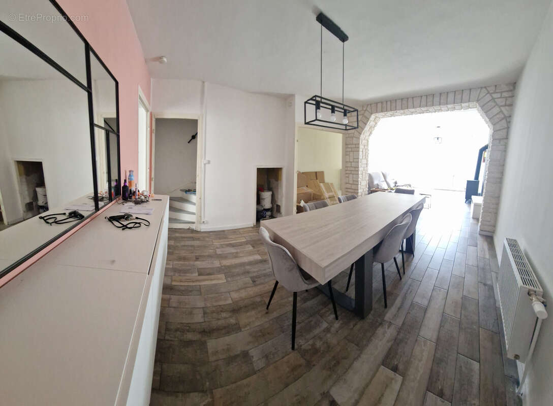Maison de ville de 106 m2 au calme, 2 chambres, 1 bureau un jardin sur Douai - photo 2