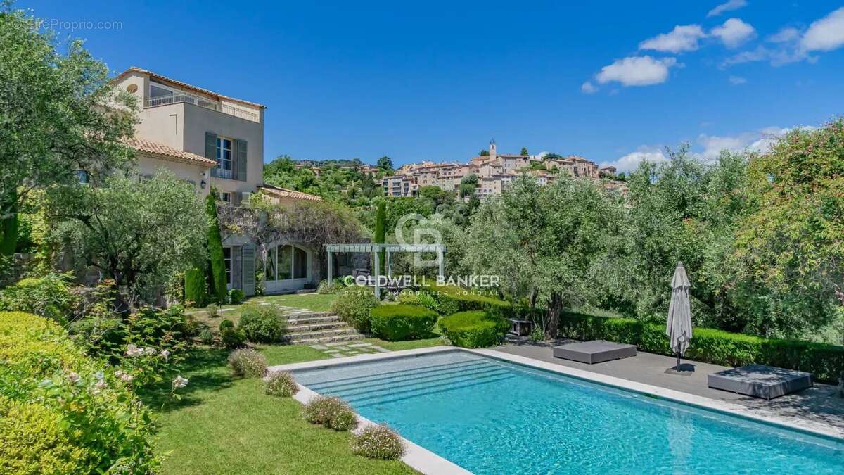Maison à VALBONNE