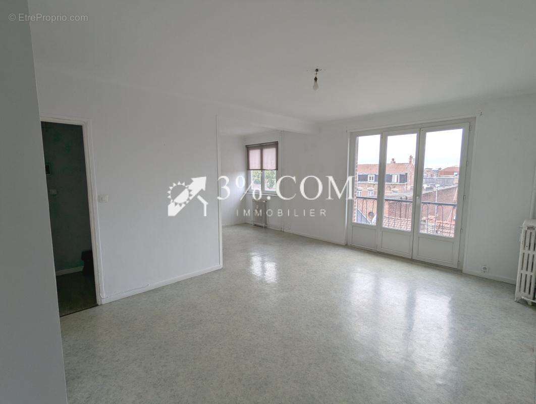 Appartement T4 à Bois-Blancs - 3 chambres - Balcon - Cave - - photo 3