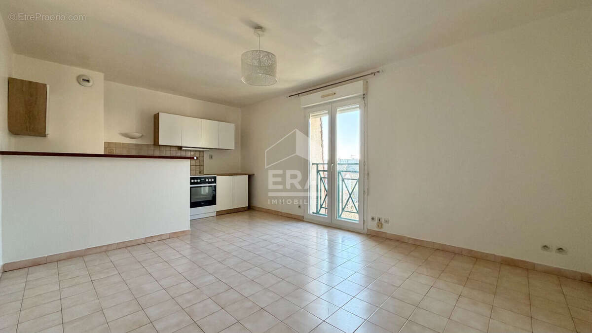 Appartement à CORBEIL-ESSONNES