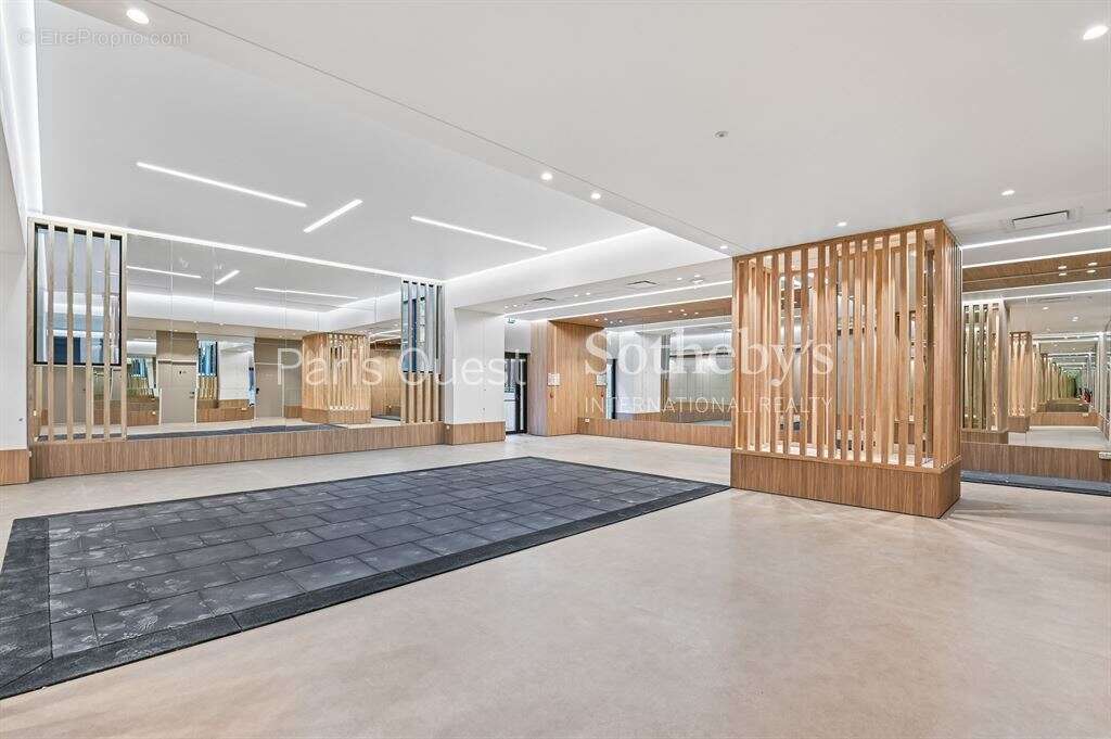 Appartement à NEUILLY-SUR-SEINE