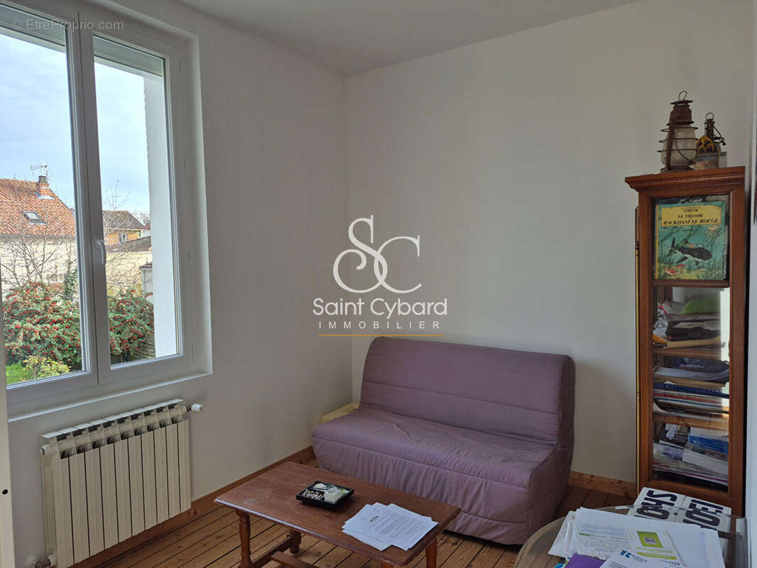 Maison à RUELLE-SUR-TOUVRE