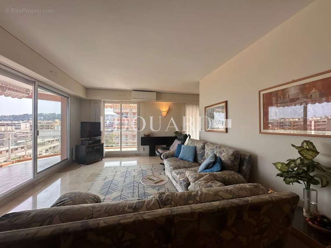 Appartement à ROQUEBRUNE-CAP-MARTIN