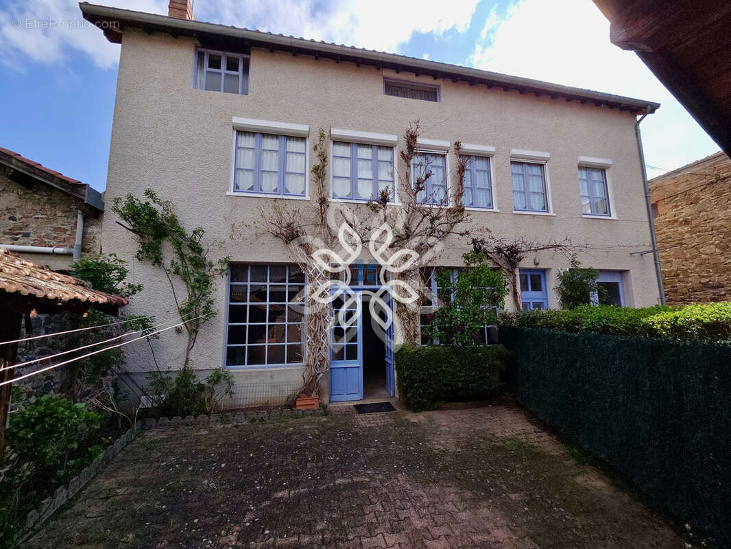 Maison à PAULHAGUET