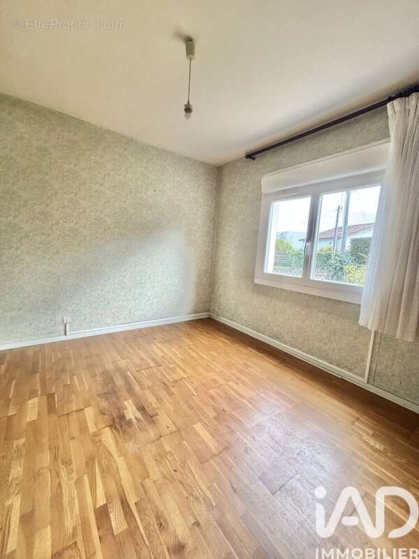 Maison 100 m² à Pessac  - photo 6