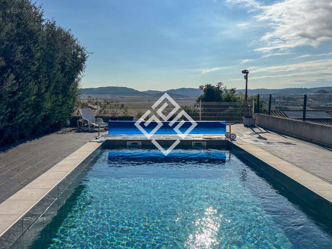 Villa contemporaine avec vue panoramique et piscine - photo 23