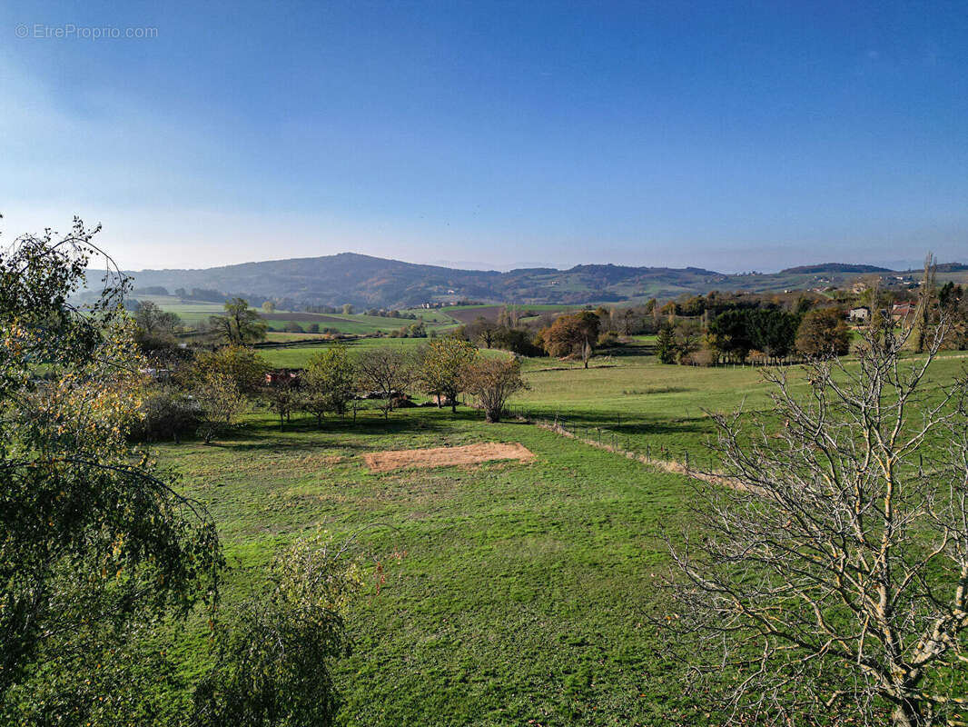 Maison à CHAMPAGNAT-LE-JEUNE