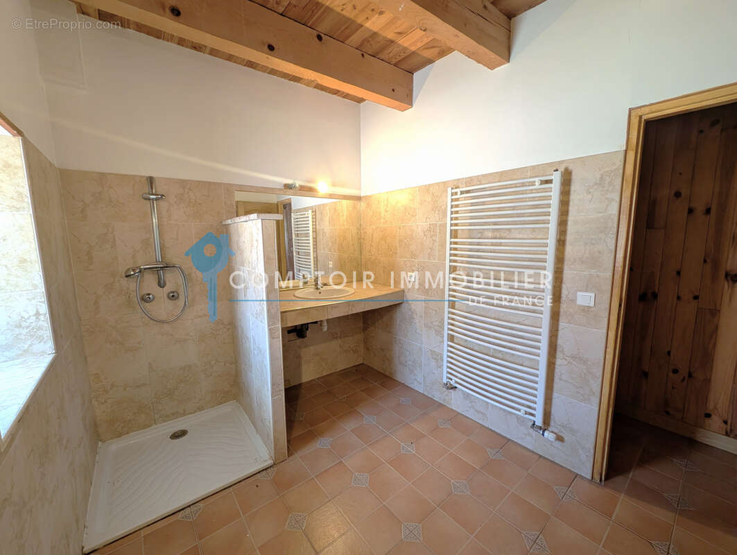 Dépt. 07 - A VENDRE AU CROS DE GERORAND - Grande maison rénovée de 250 m2 -Parcelle de 1.020 m2 - photo 9