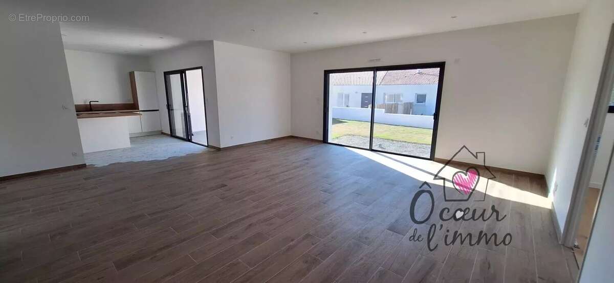 Maison à SAINT-MACAIRE-EN-MAUGES