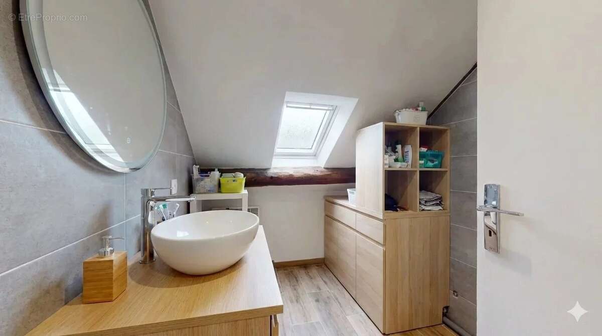 Appartement à DAMPIERRE-EN-YVELINES