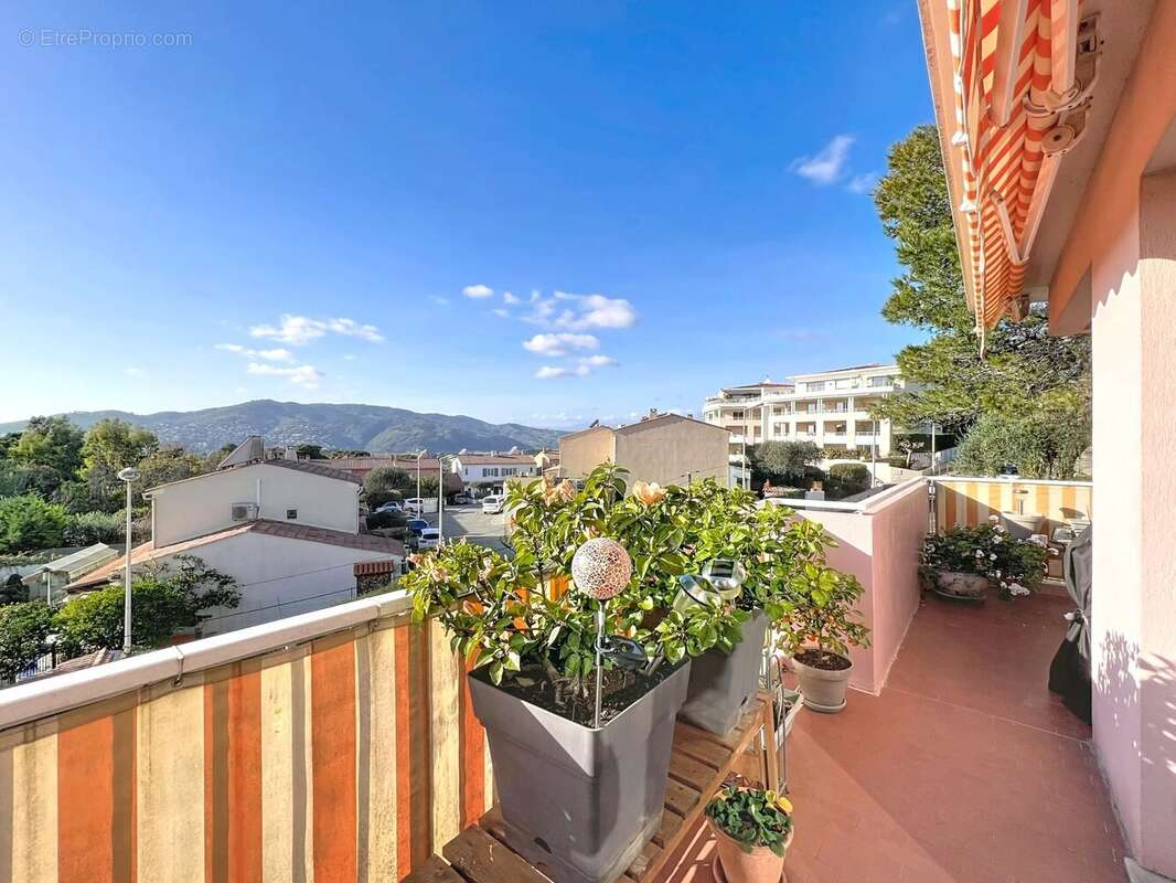 Appartement à LE CANNET