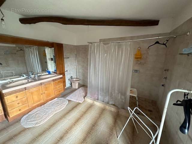 Propriété 200 m² sur 8647 m² - photo 10