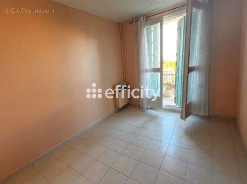 Appartement à SORGUES