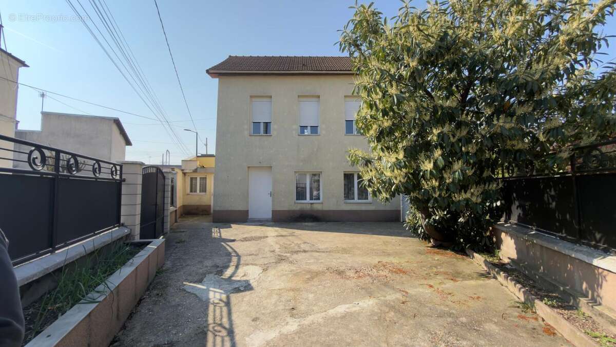 Maison à NEUILLY-PLAISANCE