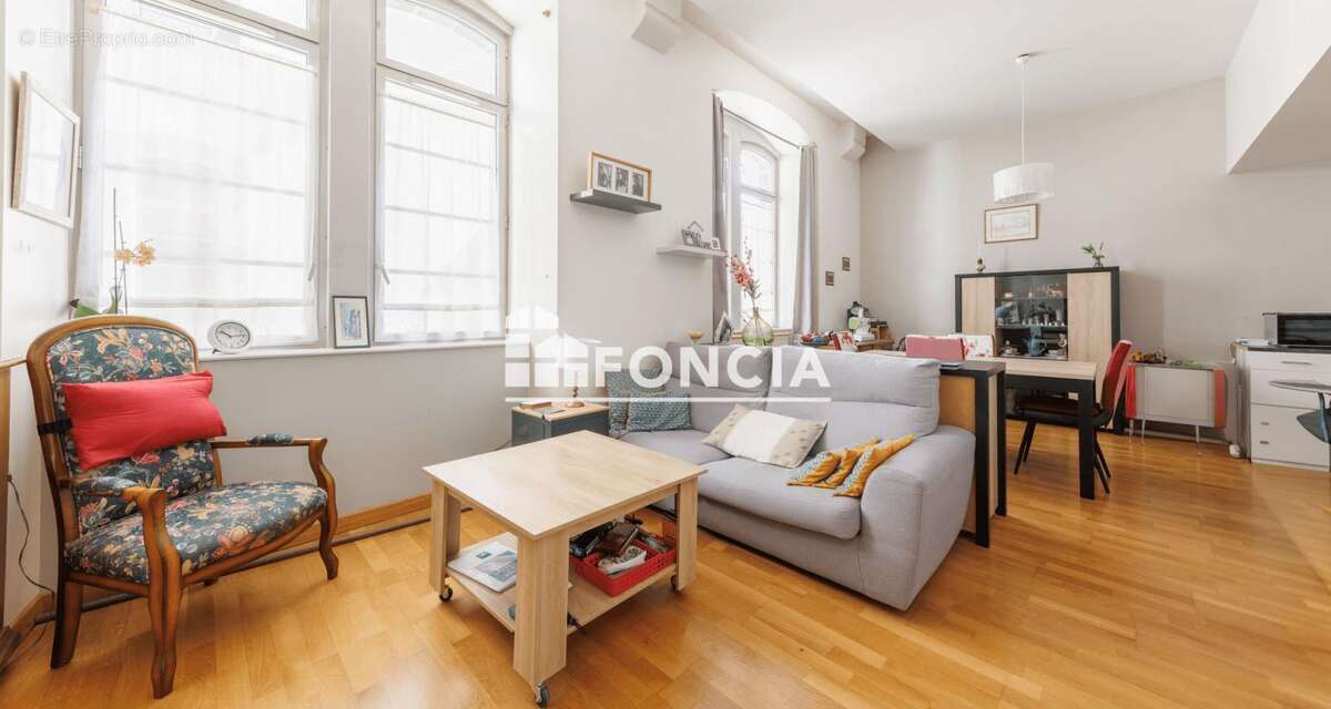 Appartement t2 60 m² en tres bon etat - photo 2