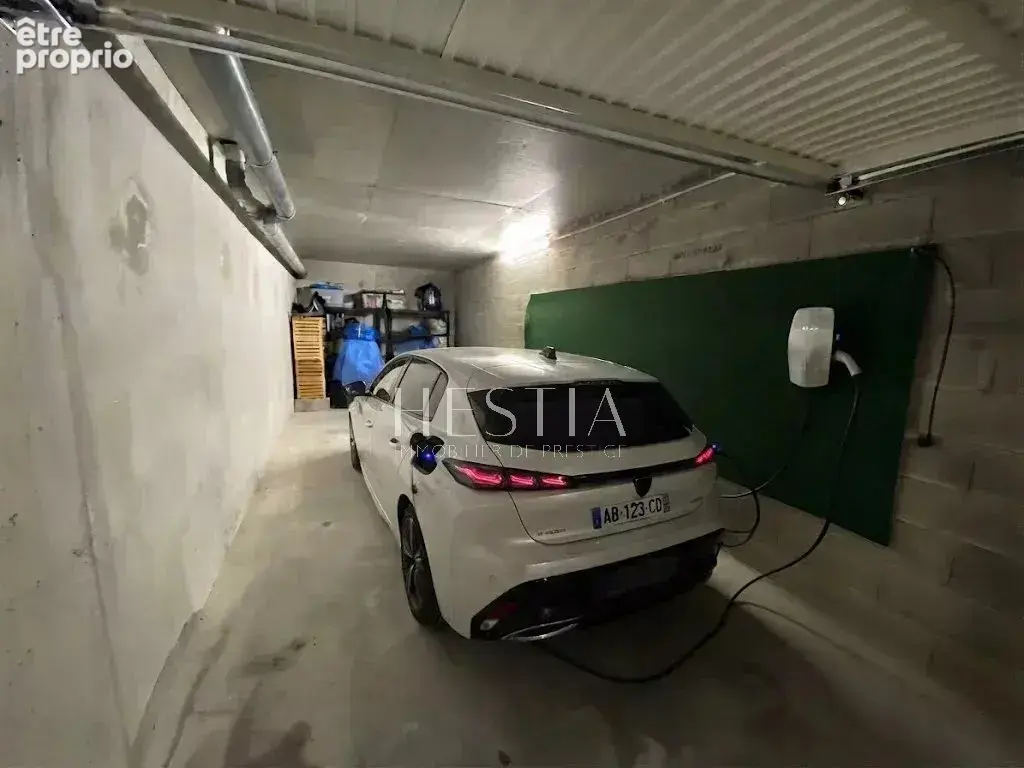 A visiter absolument APPARTEMENT T4 terrasse et vue sur le Jet d’eau de Genève avec 2 garages (recharges voitures électriques) - photo 11