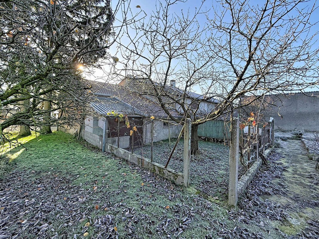 Maison à THIRAUCOURT