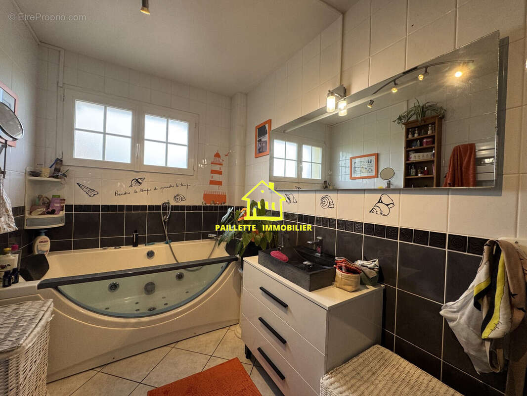 Maison à LE TILLEUL