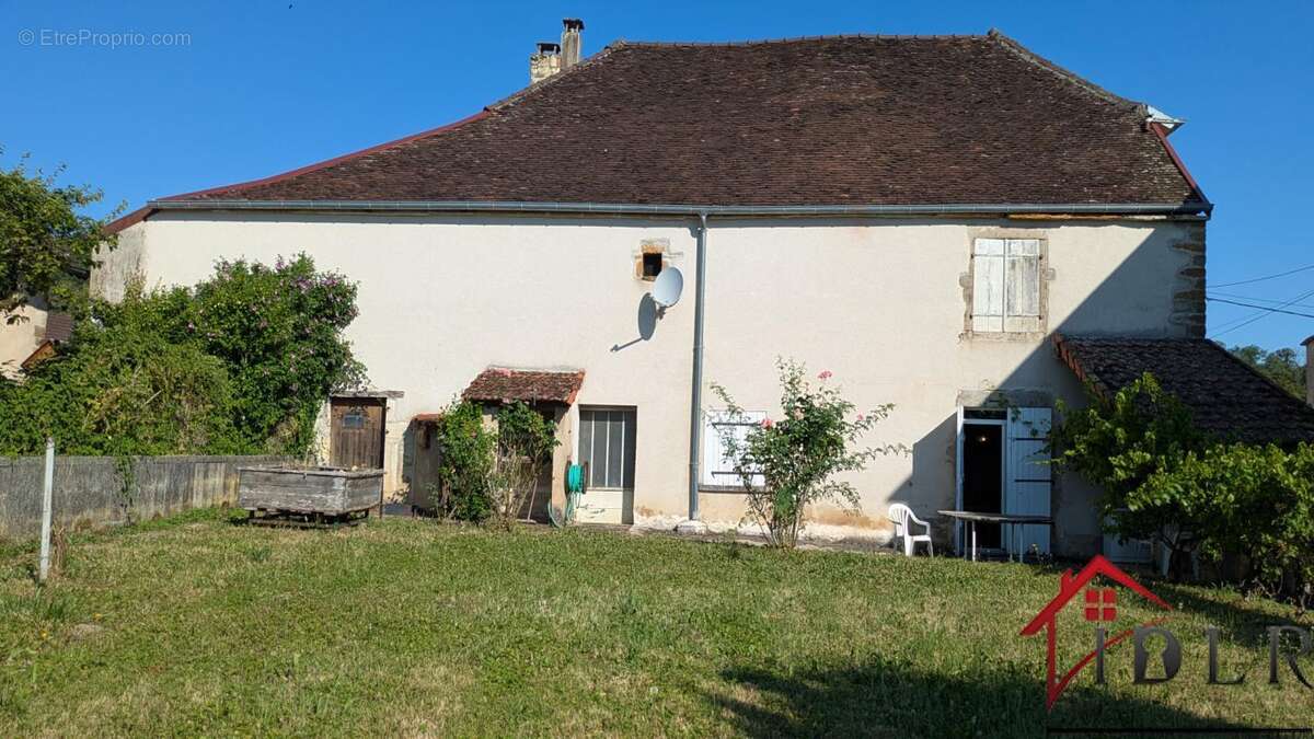 Maison avec dépendances - photo 15