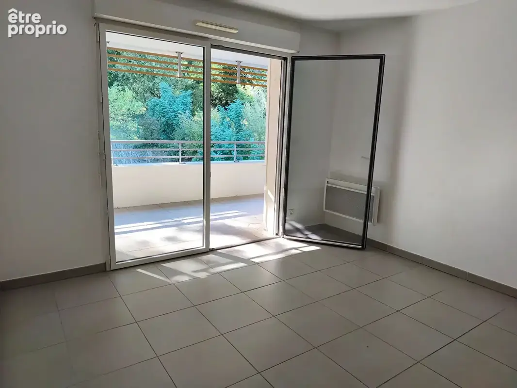 Appartement à VILLENEUVE-LES-AVIGNON