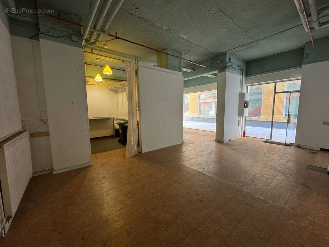 Commerce à PARIS-11E