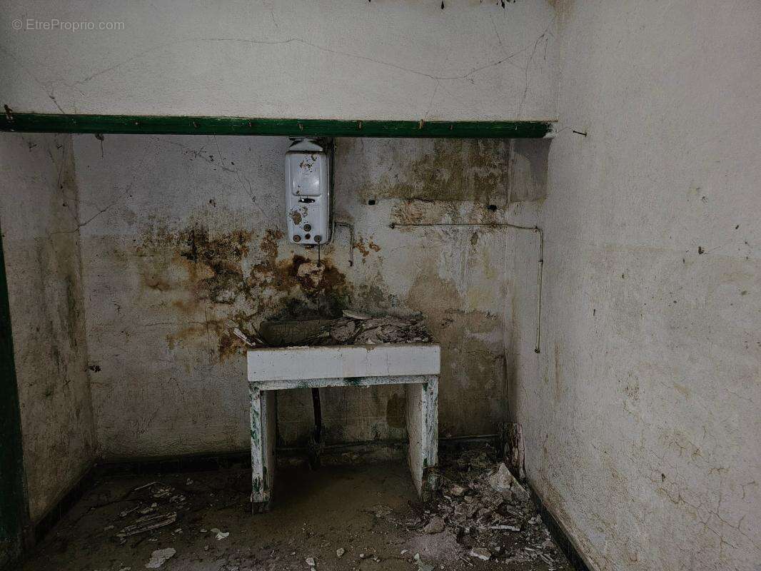 À Vendre - Ensemble immobilier de 400m² à rénover - photo 14