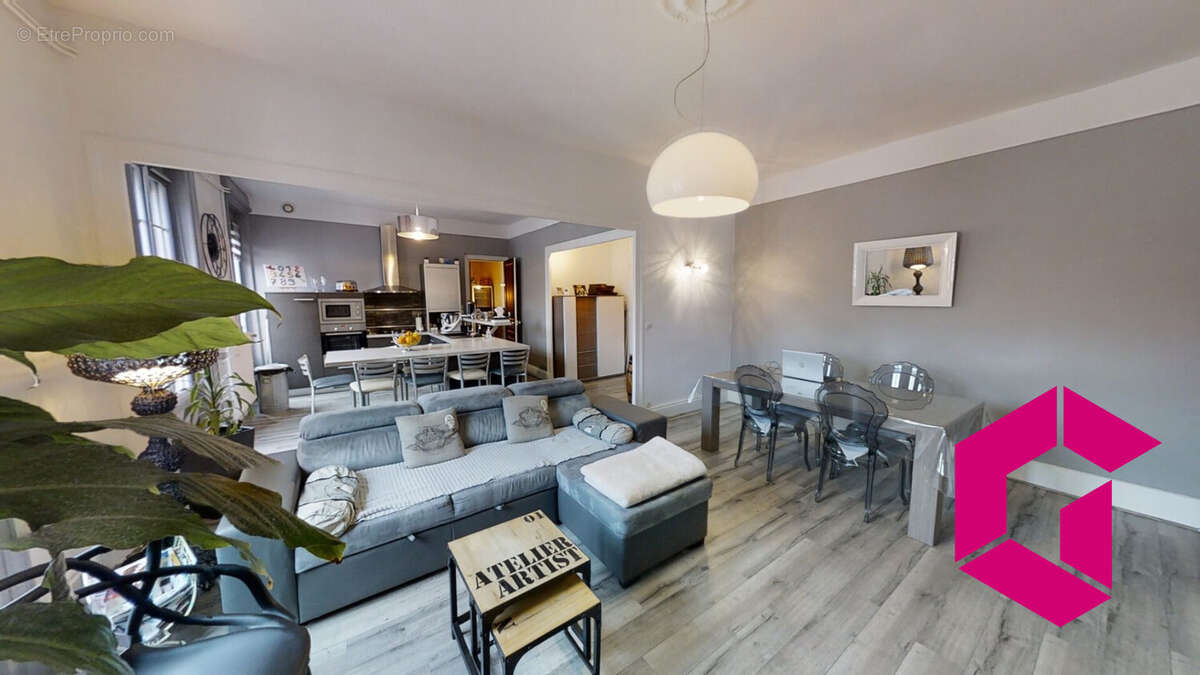 Appartement à LE CHAMBON-FEUGEROLLES