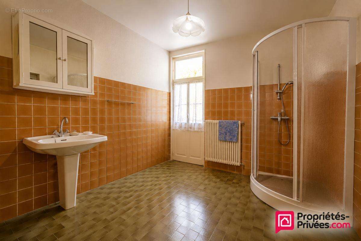 Maison Bourgeoise de caractère Lormes 7 pièce(s) 165 m2 + véranda 20m2 - photo 12