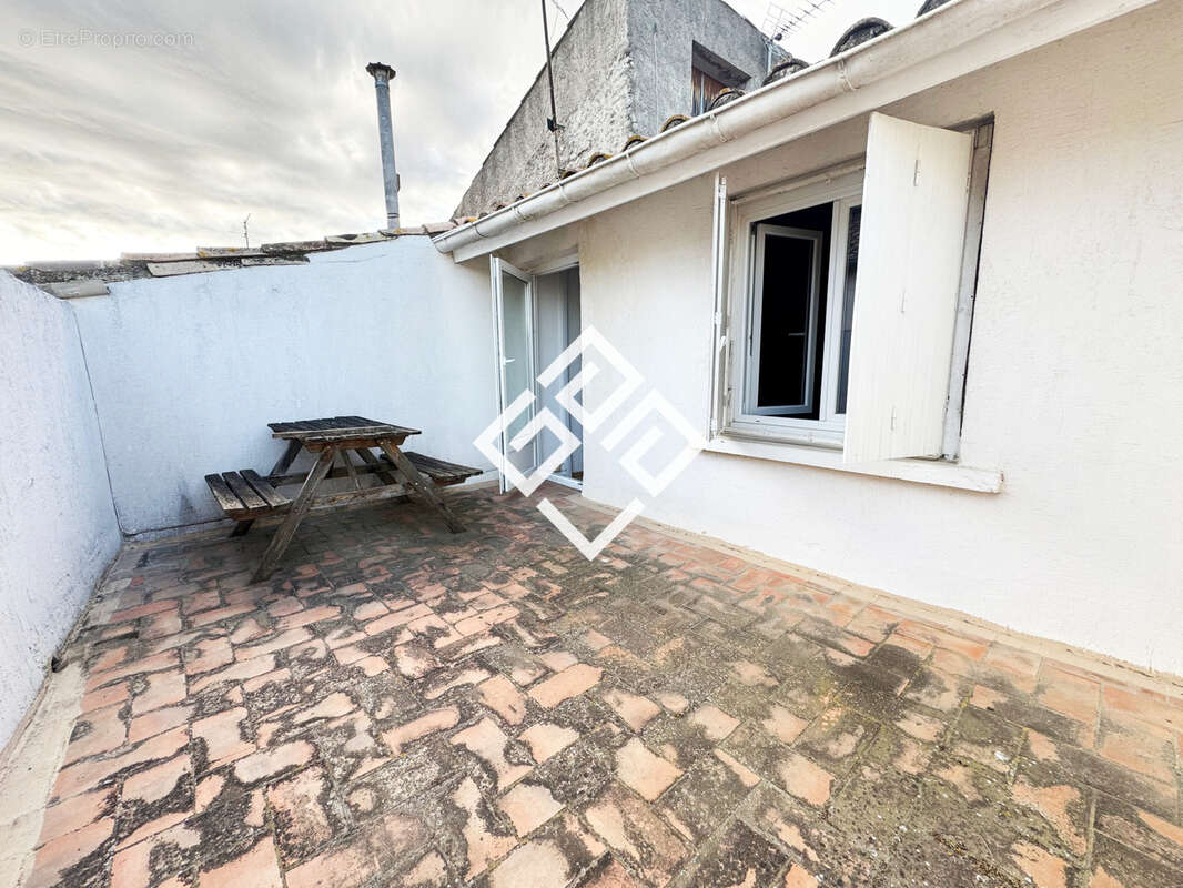 Maison à OUVEILLAN