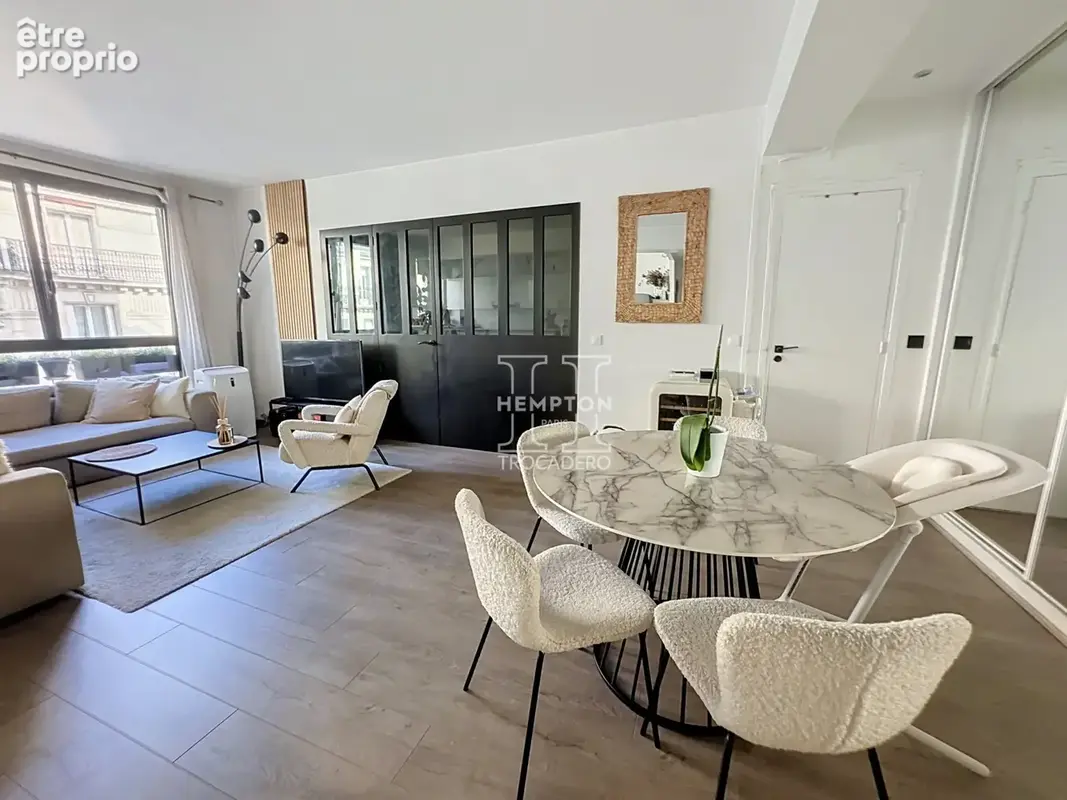 Paris xvi -appartement coup de coeur - trocadéro - élégant 2 pieces de 60 m2 - belle piece de vie de 43 2m2 - - photo 6