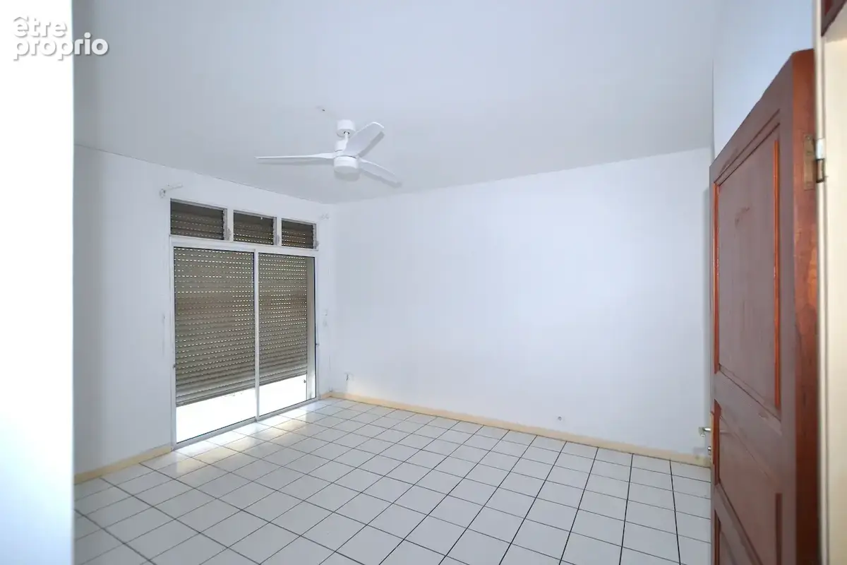 Appartement T4, très bon état, beaux volumes centre ville - photo 2