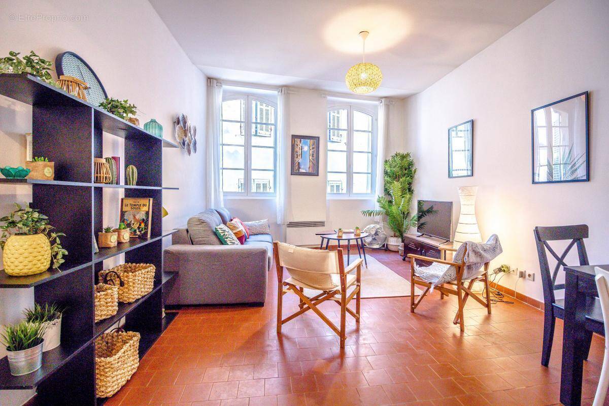 Appartement à MARSEILLE-2E