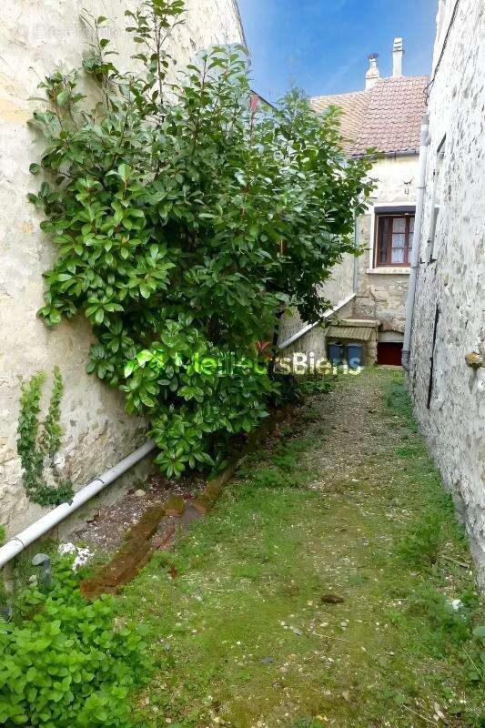 Maison à OINVILLE-SUR-MONTCIENT