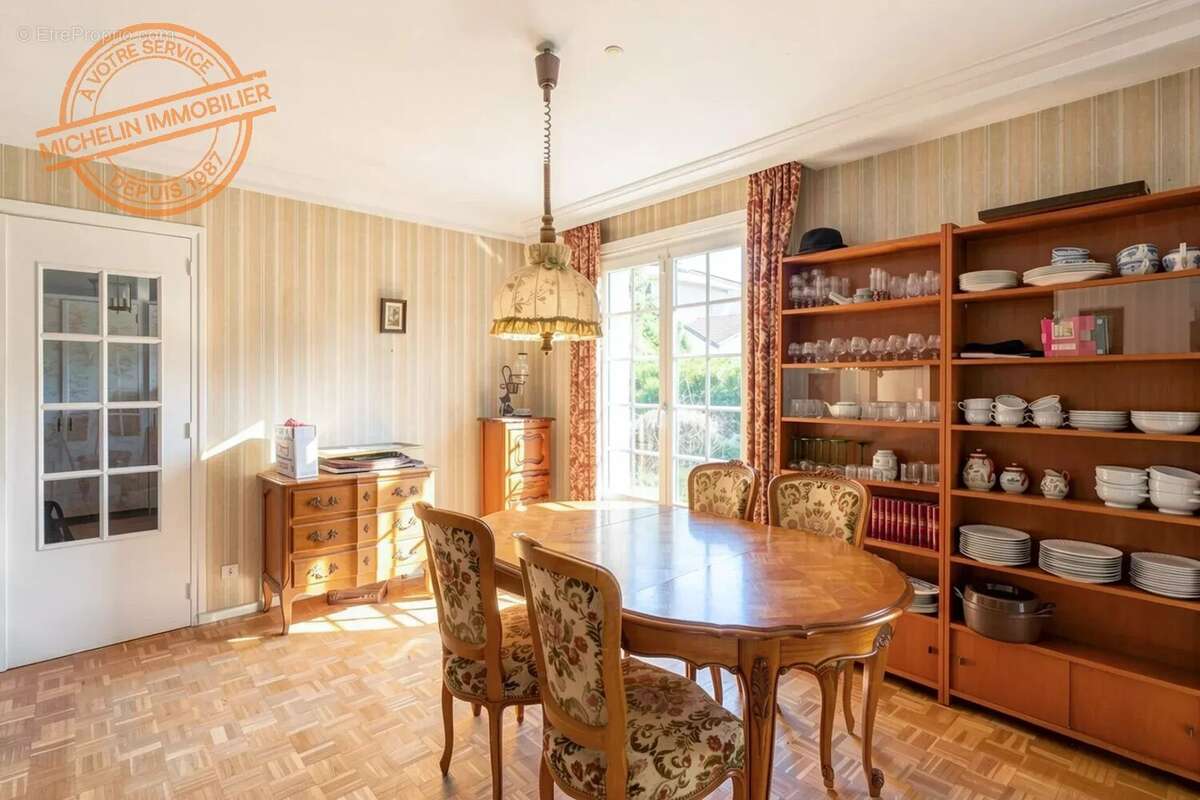 Maison à CHAMPAGNE-AU-MONT-D'OR
