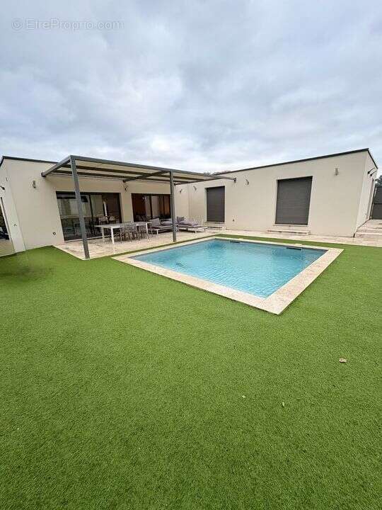 Maison à ROCHEFORT-DU-GARD