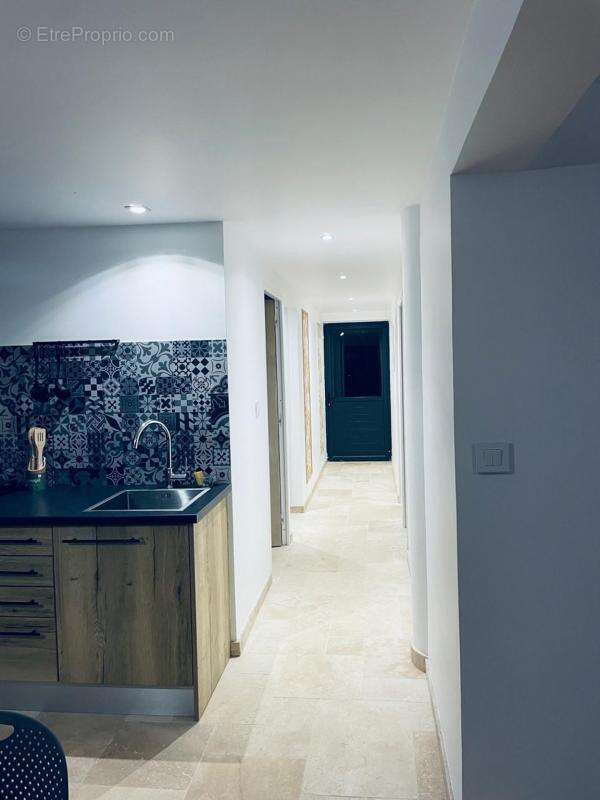 Appartement 277 m² à Petite-Ile  - photo 3