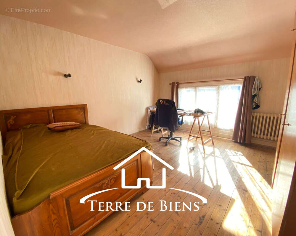 Maison à VIC-SUR-AISNE