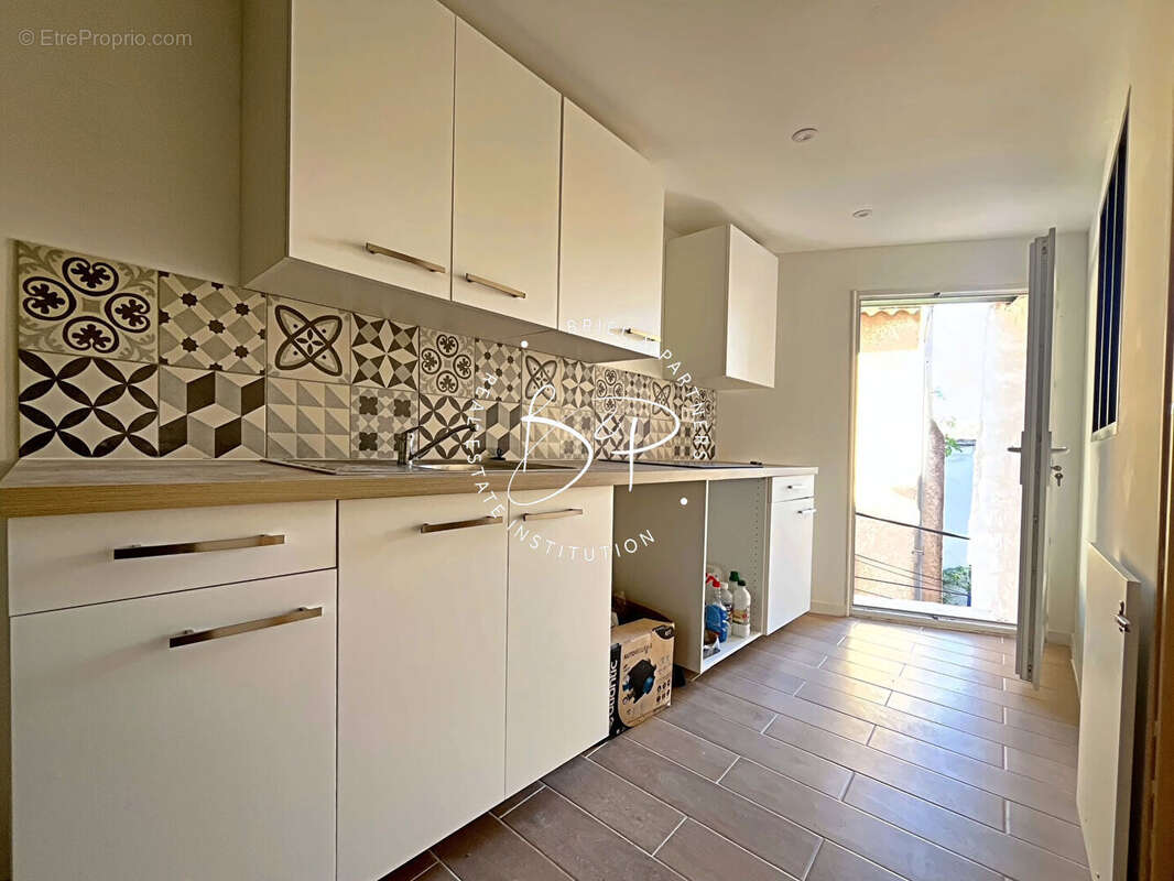 Appartement à CARCES