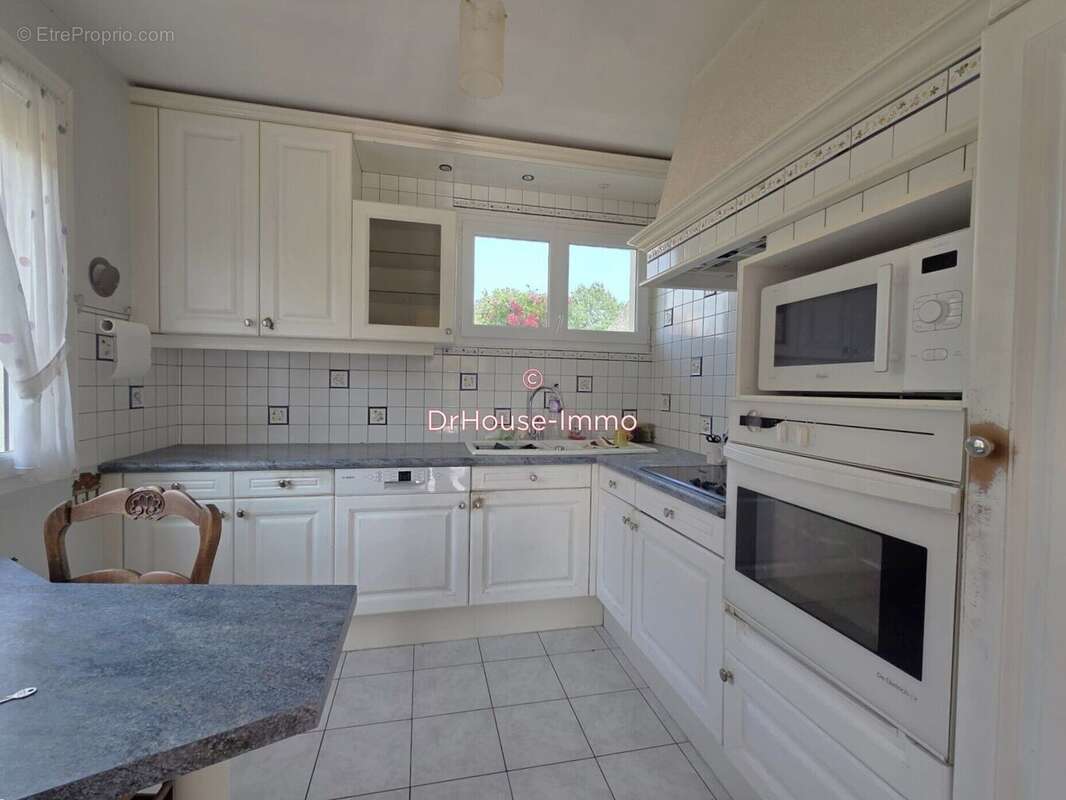 Maison 107 m² à Colomby-Sur-Thaon  - photo 2