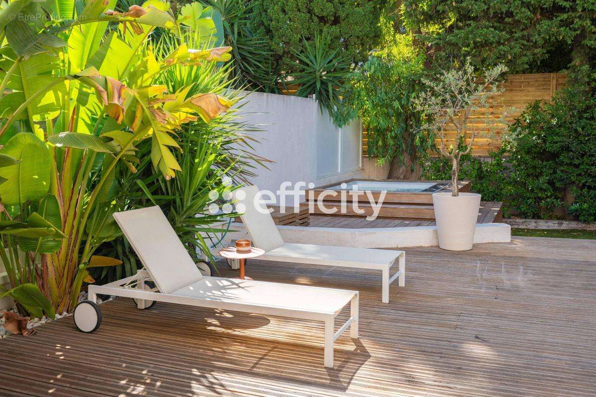 Appartement à MARSEILLE-8E