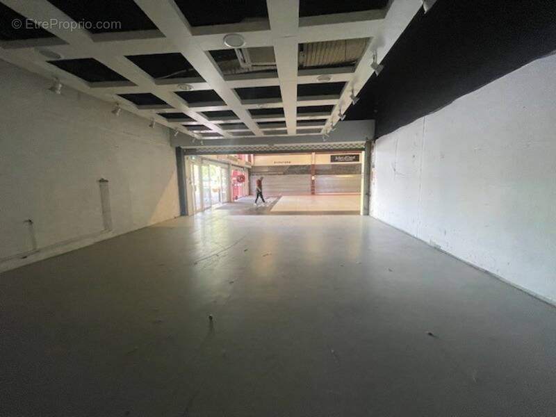 Commerce à LALOUBERE