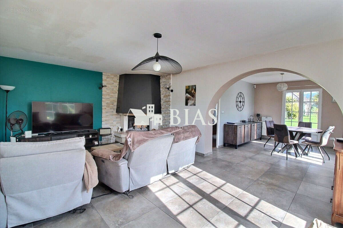 Maison à BOURG-ACHARD